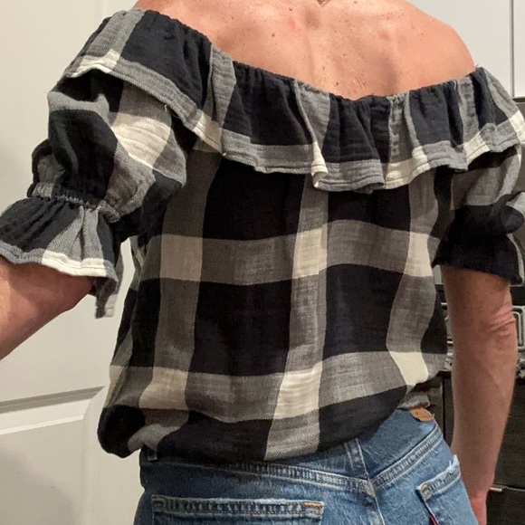 Checkered off-the-shoulder top - Picture 3 of 5